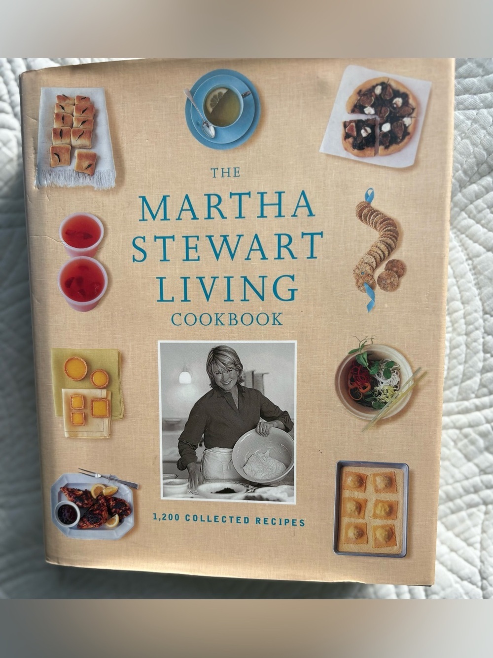 Martha Stewart Living Cookbook 1200 Collected Recipes Year 2000 First Edition